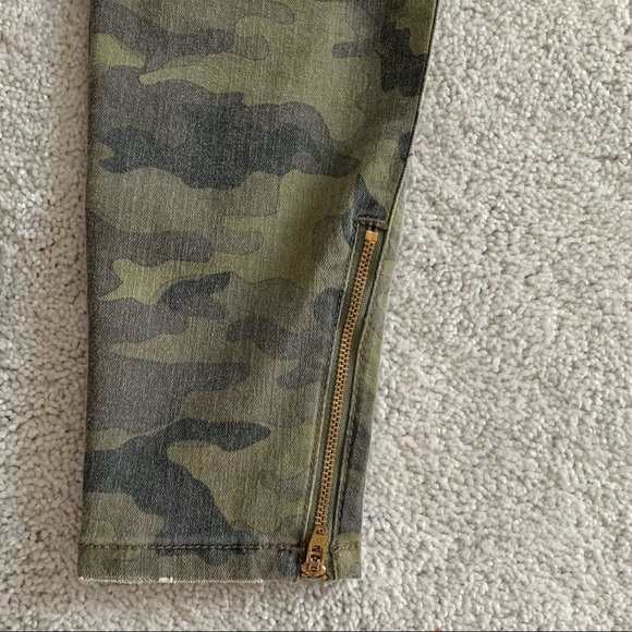 Sneak peek low rise camo Jeans - Picture 7 of 7